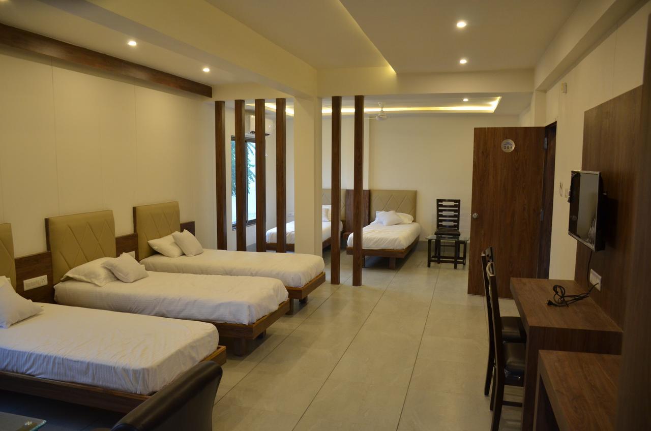 מלון Pātan Apple Residency מראה חיצוני תמונה