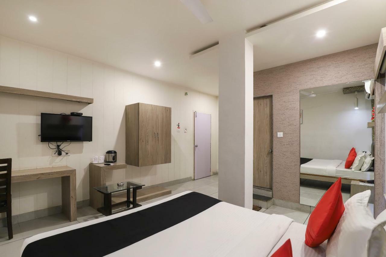 מלון Pātan Apple Residency מראה חיצוני תמונה