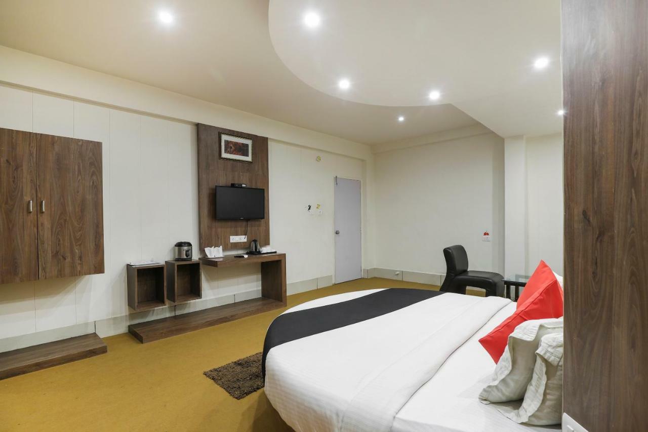 מלון Pātan Apple Residency מראה חיצוני תמונה